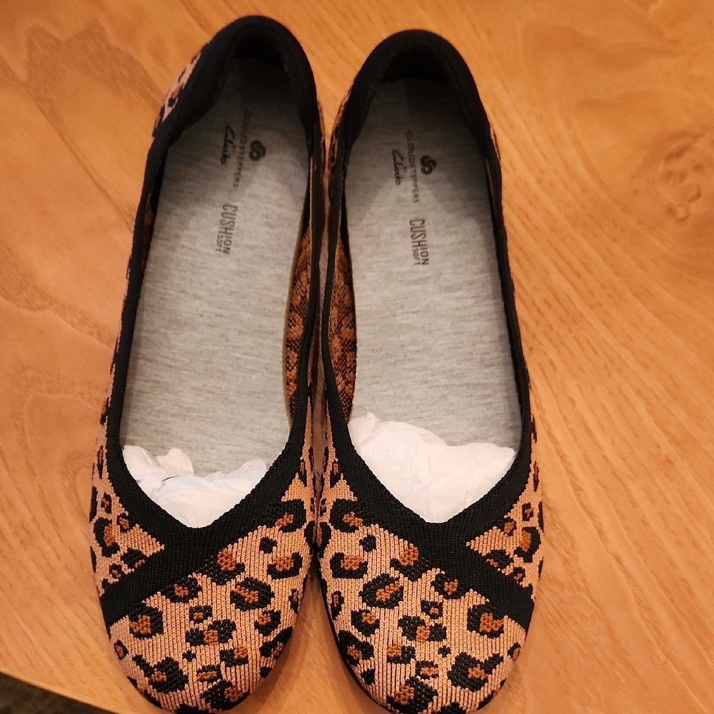 Cloudsteppers by Clarks Leopard Print Flats